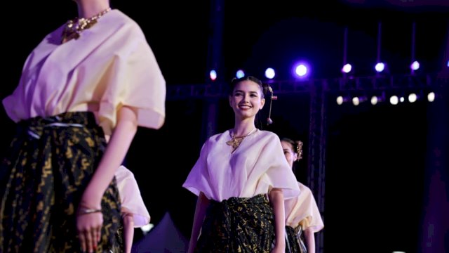 Desainer Asal Malaysia Tampilkan Karya di Fashion Show Hari ke 2 F8 Makassar