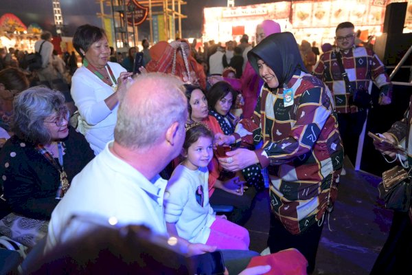 Delegasi Kota Makassar Tampil Memukau di Hari Kedua Tong-Tong Fair Belanda