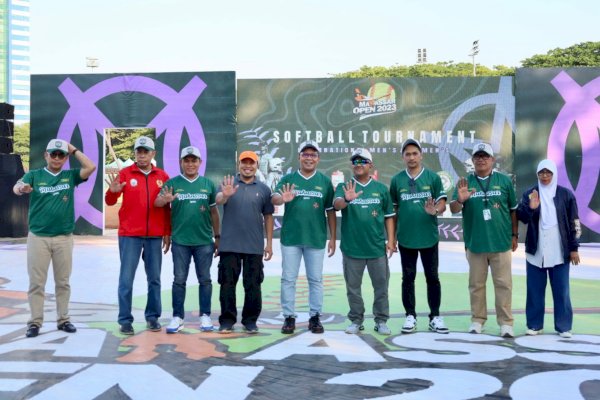 Diikuti 7 Negara, Danny Pomanto Buka Turnament Softball Internasional Makassar Open 2023