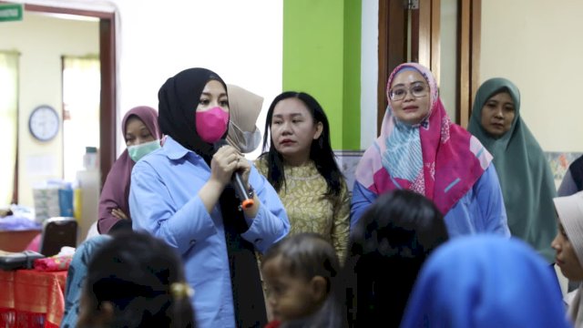 Konsen Zero Stunting, Fatmawati Rusdi Distribusikan Bantuan Telur