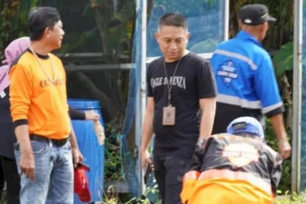 Sekcam Ujung Tanah Pimpin Sabtu Bersih di Lorong Wisata Milan Kelurahan Totaka