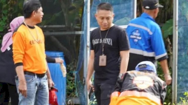 Sekcam Ujung Tanah Pimpin Sabtu Bersih di Lorong Wisata Milan Kelurahan Totaka