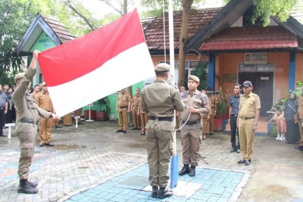 Camat Ujung Tanah Ingatkan Stafnya Terus Optimalkan Program Walikota Makassar