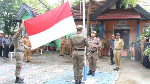 Camat Ujung Tanah Ingatkan Stafnya Terus Optimalkan Program Walikota Makassar