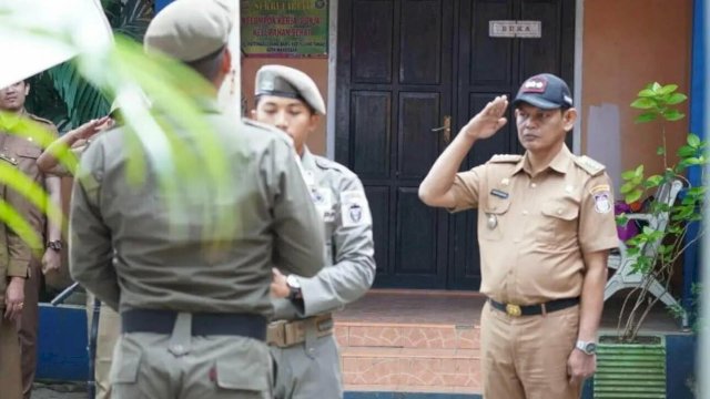 Camat Ujung Tanah Tekankan Peningkatan Kinerja Terus Ditingkatkan