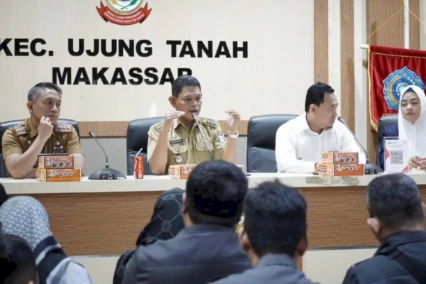 Mudahkan Pembayaran Retrebusi Sampah, Camat Ujung Tanah Minta Gunakan Aplikasi SIPARASA