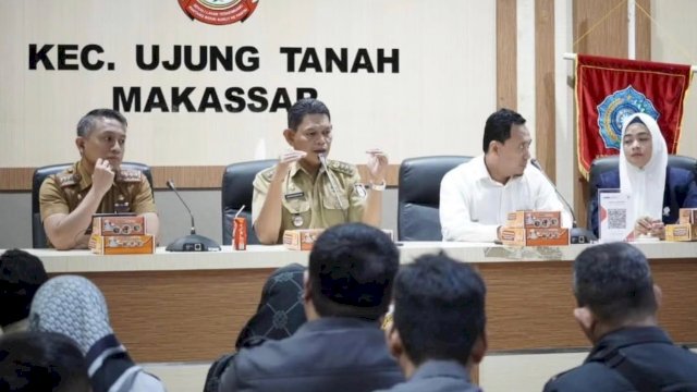 Mudahkan Pembayaran Retrebusi Sampah, Camat Ujung Tanah Minta Gunakan Aplikasi SIPARASA