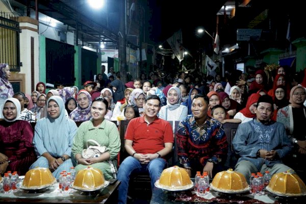 Bersama Ketua PKK Kecamatan Mamajang, Camat Ari Fadli Hadiri Malam Pesta Rakyat Tingkat Kelurahan Bonto Lebang