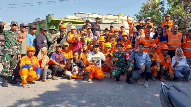 Sekcam Mamajang Pantau Kerja Bakti Sepanjang Kanal Jalan Tanjung Alang