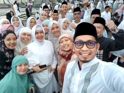 Kepala Dinas PU Makassar Zuhelsi Zubir Kompak Bersama Jajarannya Hadiri Shalat Subuh Berjamaah
