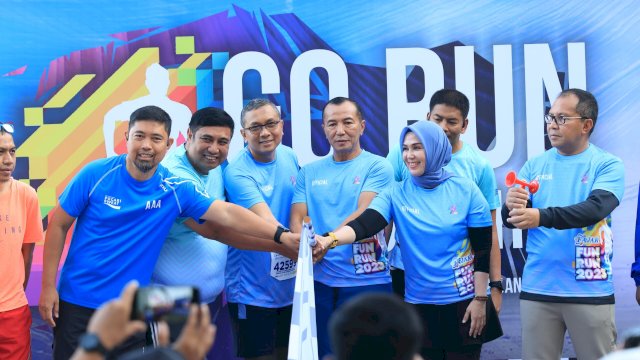 Wali Kota Danny Pomanto Ikut Ramaikan Pelepasan Fajar Fun Run 2023 di Karebosi