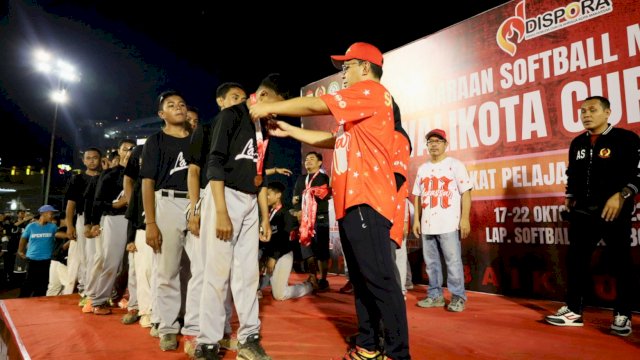 Tutup Kejuaraan Softball Makassar Wali Kota Cup 2023, Danny Pomanto Siap Cetak Pemain Profesional