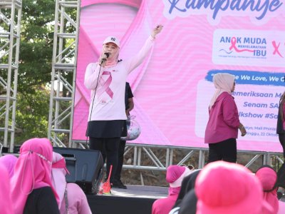 Peringati Hari Kanker Sedunia, Fatmawati Rusdi Bersama PIA Senam Massal SADARI