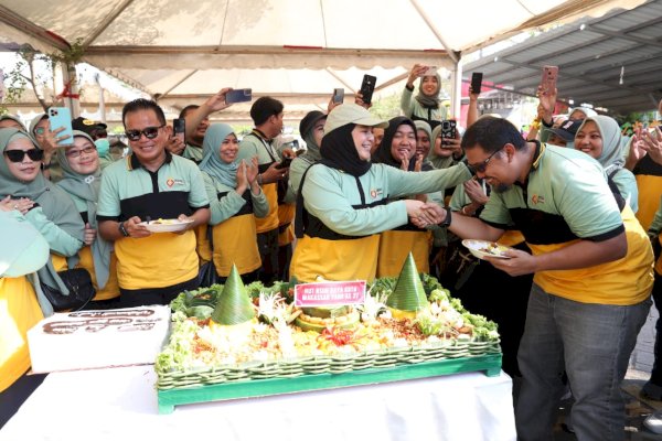 Semarak HUT 21 RSUD Daya, Fatmawati Rusdi Lepas Peserta Jalan Santai