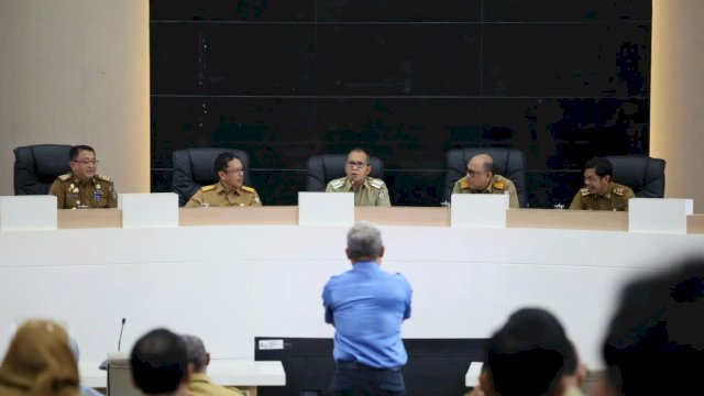 Kapal Pinisi dan Rumah Tongkonan Toraja Jadi Latar Belakang Puncak Acara HUT Kota Makassar ke-416