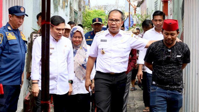 Danny Pomanto Tinjau Lokasi Kebakaran di Jalan Serigala