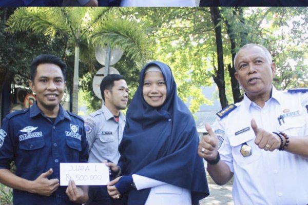 Kadishub Makassar Serahkan Hadiah Bagi Pemenang di Porseni