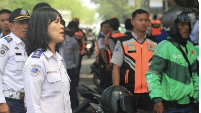 Dishub Makassar Lakukan Pengawasan Parkir di Bahu Jalan