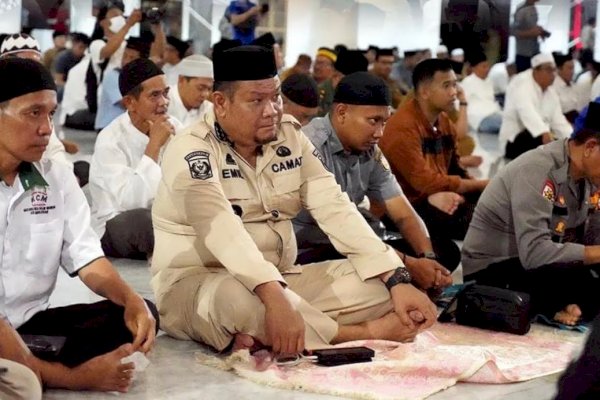 Camat Tamalate Hadiri Kegiatan Sulsel Bersalawat di Masjid 99 Kubah