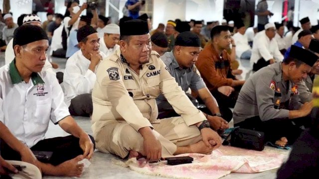 Camat Tamalate Hadiri Kegiatan Sulsel Bersalawat di Masjid 99 Kubah