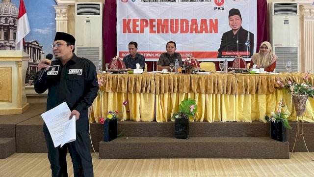 Anggota DPRD Makassar Anwar Faruq Perkenalkan Perda Kepemudaan