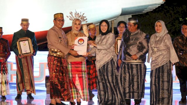 Pemkot Makassar Raih Penghargaan Anugerah Prakarsa Inklusi