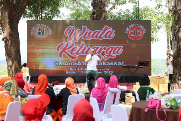 Danny Pomanto Nikmati Wisata Keluarga Bareng Alumni Smansa 81 di Tokka Tena Rata