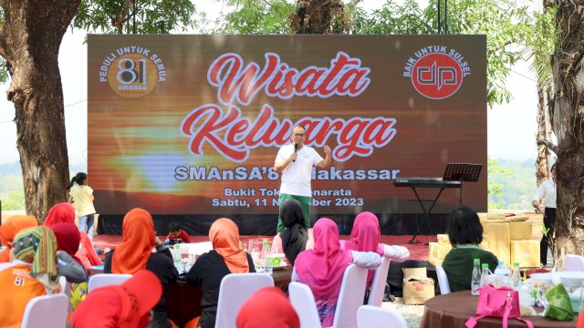 Danny Pomanto Nikmati Wisata Keluarga Bareng Alumni Smansa 81 di Tokka Tena Rata