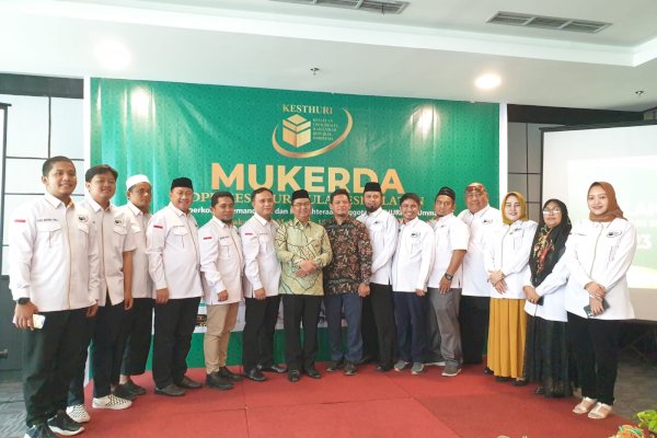 Kesatuan Tour Travel Haji dan Umroh Sulsel Gelar Mukerja dan Palantikan Pengurus