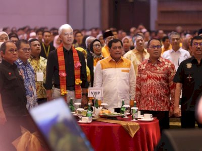 Danny Pomanto Hadiri dan Dampingi Ganjar Pranowo dalam Diskusi IKA Alumni UNM