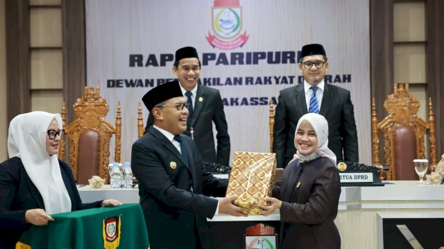 Wali Kota Danny Pomanto Sampaikan Ranperda Tentang APBD Tahun Anggaran 2024