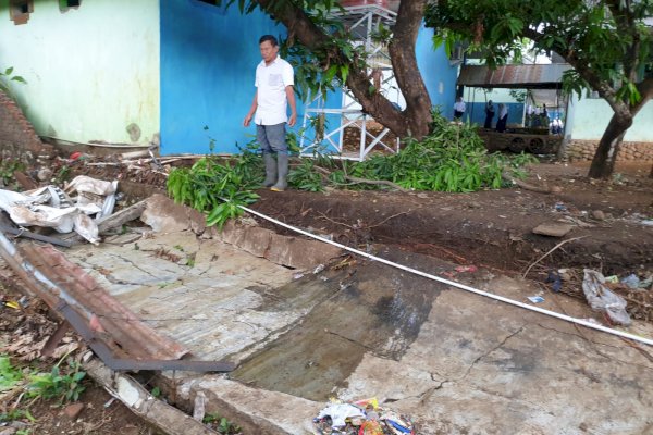 Gerak Cepat Kadisdik Makassar Atasi Tembok SMP Negeri 20 Roboh