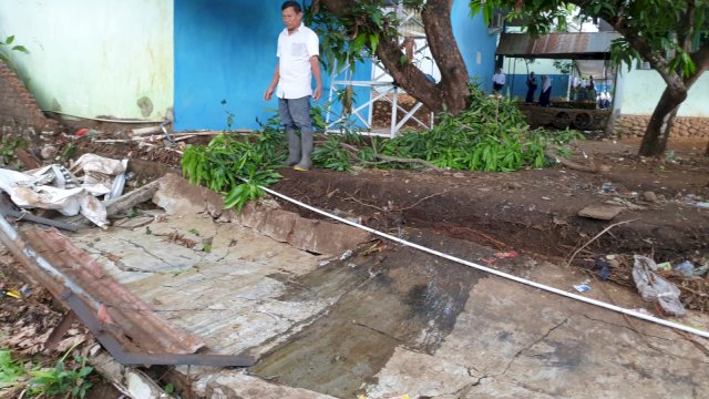 Gerak Cepat Kadisdik Makassar Atasi Tembok SMP Negeri 20 Roboh