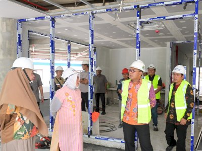 Ketua TP PKK Dampingi Wali Kota Makassar Tinjau Progres Pembangunan Gedung PKK dan Dekranasda