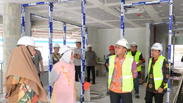 Ketua TP PKK Dampingi Wali Kota Makassar Tinjau Progres Pembangunan Gedung PKK dan Dekranasda