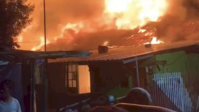 Kebakaran Melanda Asrama di Jalan Baji Gau Makassar Menelan Korban Jiwa