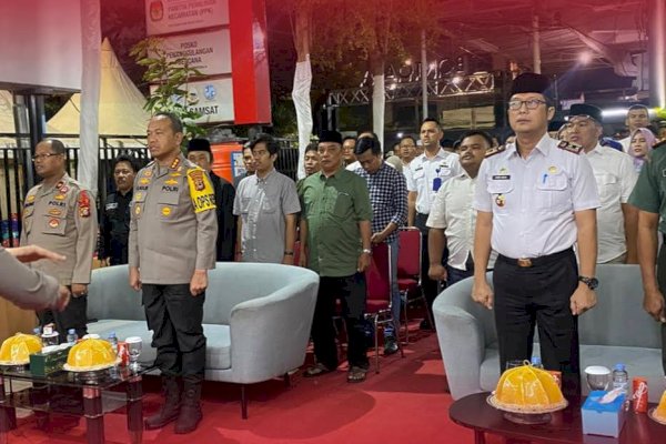 Bersama Plt. Camat Bontoala, Kapolres Makassar Lakukan Penandatangan Ikrar Dekralasi Damai Pemilu 2024