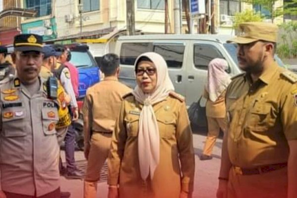 Camat Panakkukang Pantau Penertiban Aset Fasum Milik Pemkot Makassar