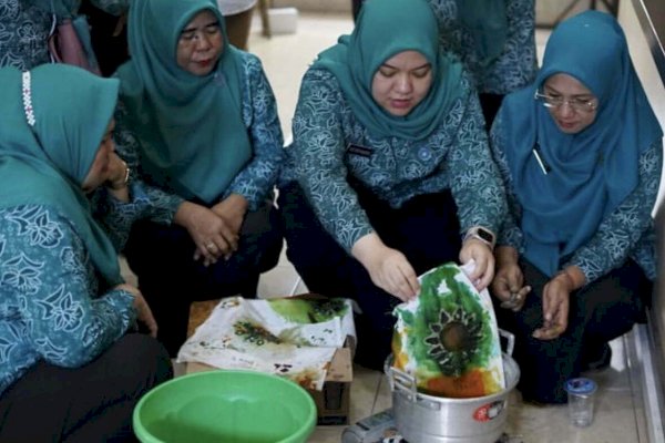 Ketua TP PKK Kecamatan Panakkukang Buka Kegiatan Keterampilan Membatik