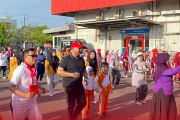 Peringati Hari Guru Nasional, Pemerintah Kecamatan Panakkukang Gelar Senam di 11 Kelurahan