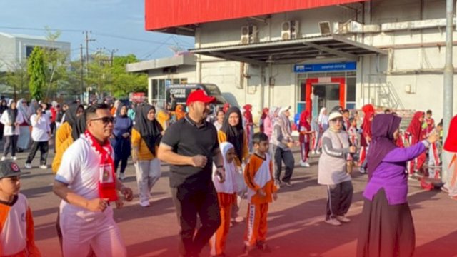 Peringati Hari Guru Nasional, Pemerintah Kecamatan Panakkukang Gelar Senam di 11 Kelurahan