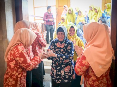 Indira Yusuf Ismail Dampingi DWP Kota Makassar Studi Tiru ke Jawa Timur
