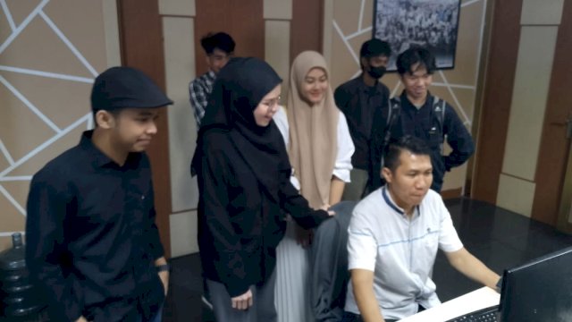 Belajar Investigasi Reporting, Mahasiswa UMI Makassar Kunjungi Kantor Fajar TV