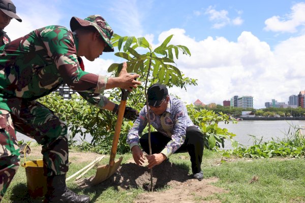 Danny Pomanto Ikuti Peringatan Hari Juang TNI AD dan Lakukan Penghijauan Lingkungan di CPI