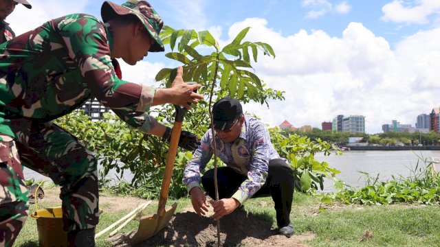 Danny Pomanto Ikuti Peringatan Hari Juang TNI AD dan Lakukan Penghijauan Lingkungan di CPI