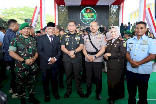 Danny Pomanto Serahkan Penghargaan dan Sembako pada Upacara Peringatan Hari Juang TNI AD