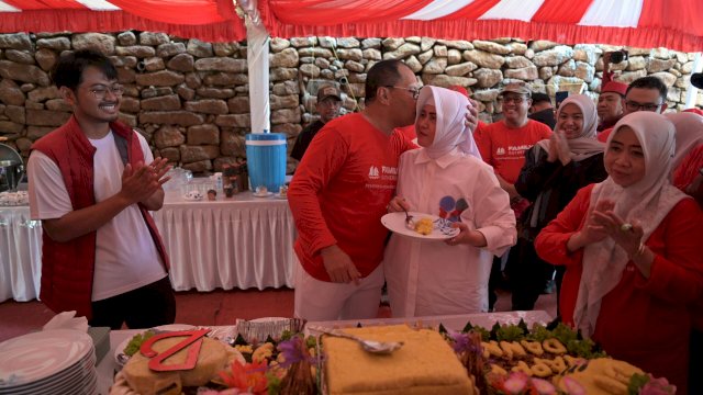 Anniversary Pernikahan ke 29, Walikota Makassar Ungkap Rasa Syukurnya Didampingi Indira Yusuf Ismail