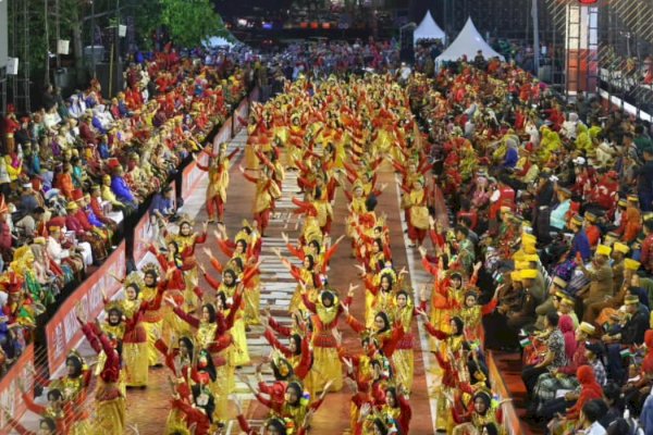 Kompak Gunakan Baju Adat, Kecamatan Ujung Pandang Ikut Ramaukan  Karnaval Budaya