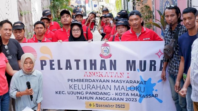 Lurah Maloku Adakan Pelatihan Mural Bagi Milenial