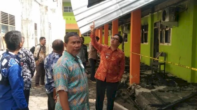 Camat Rappocini Tinjau Langsung Pasca Kebakaran MAN 1 Makassar